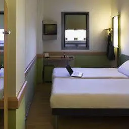 Hotel Ibis Budget Aeropuerto 4*