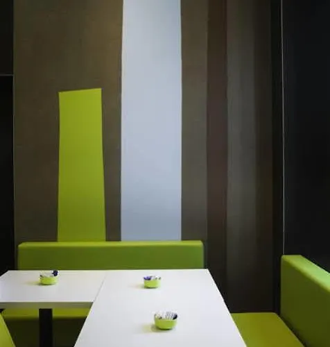 Ibis Budget Aeropuerto Hotel 4*